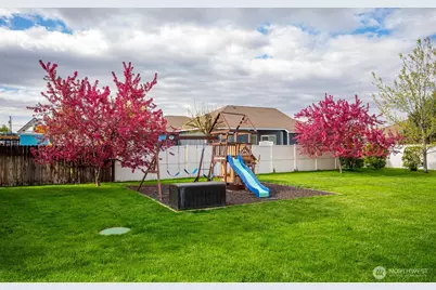 138 Scenic Drive NE, Moses Lake, WA 98837 - Photo 33