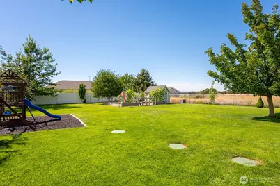 138 Scenic Drive NE, Moses Lake, WA 98837 - Photo 37