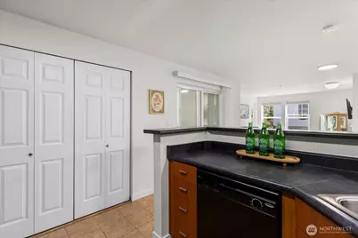 7711 NE 175th Street #F202, Kenmore, WA 98028 - Photo 11