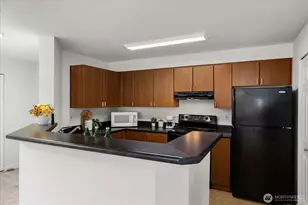 7711 NE 175th St, Kenmore, WA 98028 - Photo 9