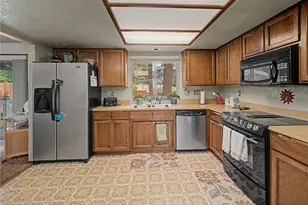 5310 W Tapps Dr E, Lake Tapps, WA 98391 - Photo 7