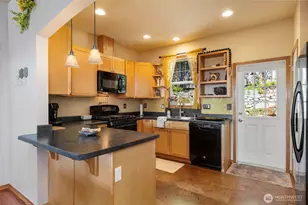 20276 Hillsong Pl NE, Poulsbo, WA 98370 - Photo 13