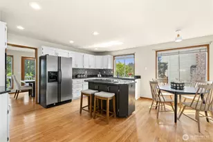 17102 NE 37th Pl, Bellevue, WA 98008 - Photo 9