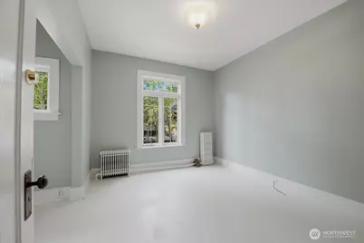 1532 5th Avenue W, Seattle, WA 98119 - Photo 17