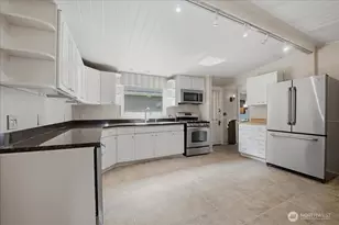 1532 5th Ave W, Seattle, WA 98119 - Photo 9