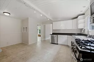 1532 5th Ave W, Seattle, WA 98119 - Photo 11