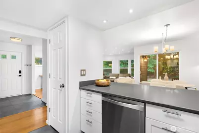 14651 NE 40th Street #F5, Bellevue, WA 98007 - Photo 13