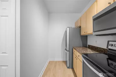 13301 SE 79th Place #C203, Newcastle, WA 98059 - Photo 9