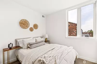 5819 Phinney Avenue N #305, Seattle, WA 98103 - Photo 9