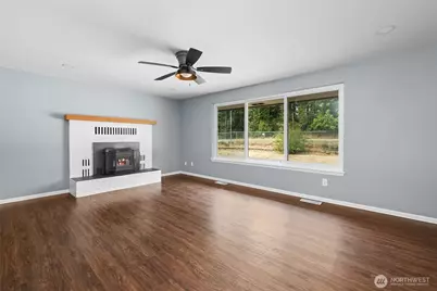216 E Sleeper Road, Oak Harbor, WA 98277 - Photo 5