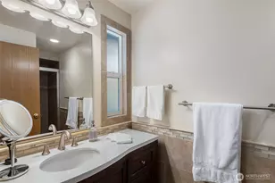 12818 NE 111th Pl, Kirkland, WA 98033 - Photo 17