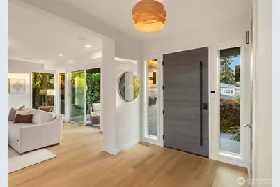 2524 30th Avenue W, Seattle, WA 98199 - Photo 5