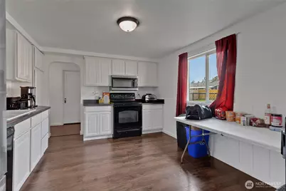 2107 D Street SE, Auburn, WA 98002 - Photo 11