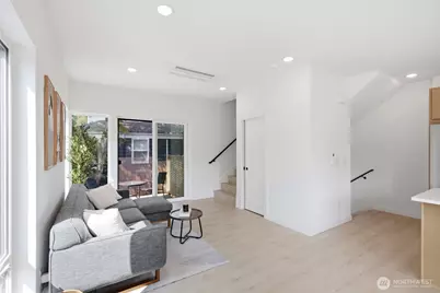 5718 NE 65th Street, Seattle, WA 98115 - Photo 7