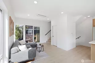 5718 NE 65th St, Seattle, WA 98115 - Photo 7