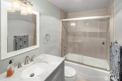 4561 Lake Washington Boulevard NE #201, Kirkland, WA 98033 - Photo 15
