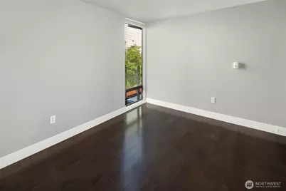 4561 Lake Washington Boulevard NE #201, Kirkland, WA 98033 - Photo 13