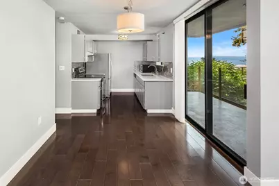 4561 Lake Washington Boulevard NE #201, Kirkland, WA 98033 - Photo 9