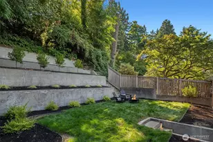 1919 E Eaton Pl, Seattle, WA 98112 - Photo 31
