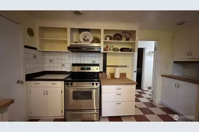 16310 Ashworth Avenue N, Shoreline, WA 98133 - Photo 17