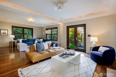 734 10th Avenue E, Seattle, WA 98102 - Photo 11