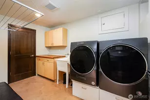 734 10th Ave E, Seattle, WA 98102 - Photo 31