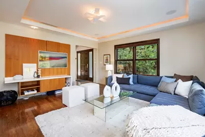 734 10th Avenue E, Seattle, WA 98102 - Photo 9