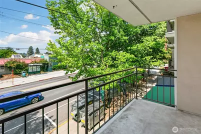 9750 Greenwood Avenue N #203, Seattle, WA 98103 - Photo 17