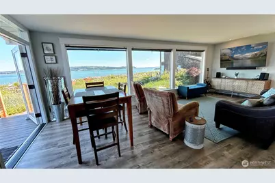 1818 Lola Beach Lane, Oak Harbor, WA 98277 - Photo 9