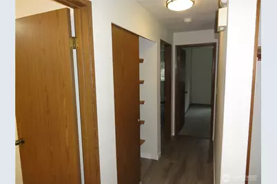 3810 S 158th Street #B8, Tukwila, WA 98188 - Photo 3