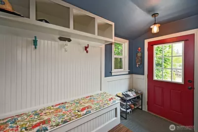 9556 Phinney Avenue N, Seattle, WA 98103 - Photo 29