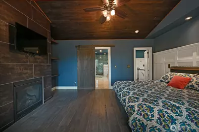 9556 Phinney Avenue N, Seattle, WA 98103 - Photo 19