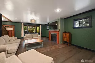 9556 Phinney Ave N, Seattle, WA 98103 - Photo 7