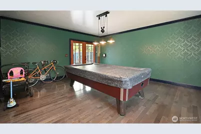 9556 Phinney Avenue N, Seattle, WA 98103 - Photo 9