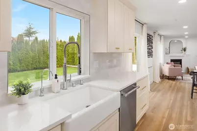 5231 NE 11th Court, Renton, WA 98059 - Photo 9