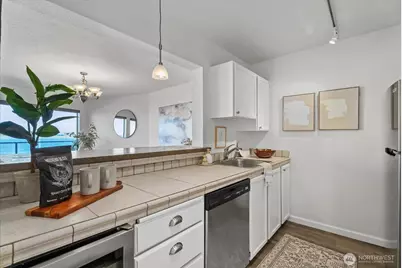1301 Harbor Avenue SW #310, Seattle, WA 98116 - Photo 15