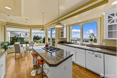 15317 SE 58th Street, Bellevue, WA 98006 - Photo 9