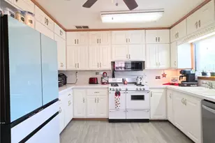 723 5th Ave NW, Puyallup, WA 98371 - Photo 5