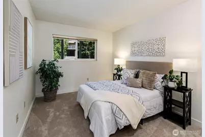 2221 Gilman Drive W #303, Seattle, WA 98119 - Photo 17