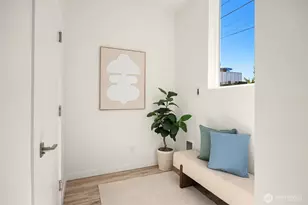 1404 N 95th St, Seattle, WA 98013 - Photo 3