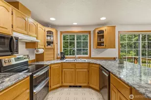 558 Spruce Creek Rd, Longview, WA 98632 - Photo 3