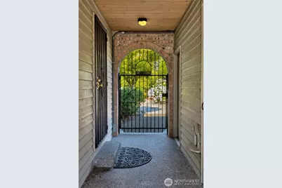 627 N Waugh Road, Mount Vernon, WA 98273 - Photo 3