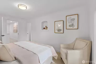 10322 Ashworth Avenue N, Seattle, WA 98133 - Photo 15