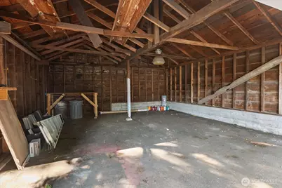 10322 Ashworth Avenue N, Seattle, WA 98133 - Photo 27