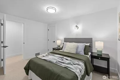 10322 Ashworth Avenue N, Seattle, WA 98133 - Photo 19
