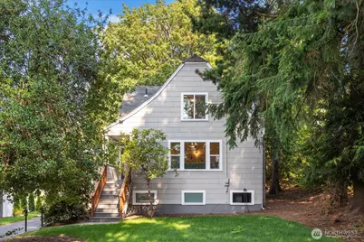 10322 Ashworth Avenue N, Seattle, WA 98133 - Photo 1