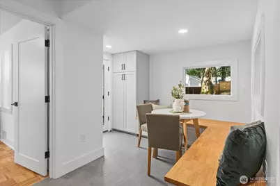 10322 Ashworth Avenue N, Seattle, WA 98133 - Photo 13