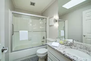 12909 NE 28th St, Bellevue, WA 98005 - Photo 19