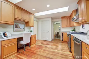 12909 NE 28th St, Bellevue, WA 98005 - Photo 11