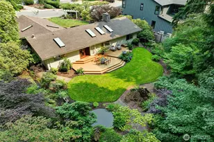 12909 NE 28th St, Bellevue, WA 98005 - Photo 35